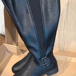 Black Women's Knee-High Boots